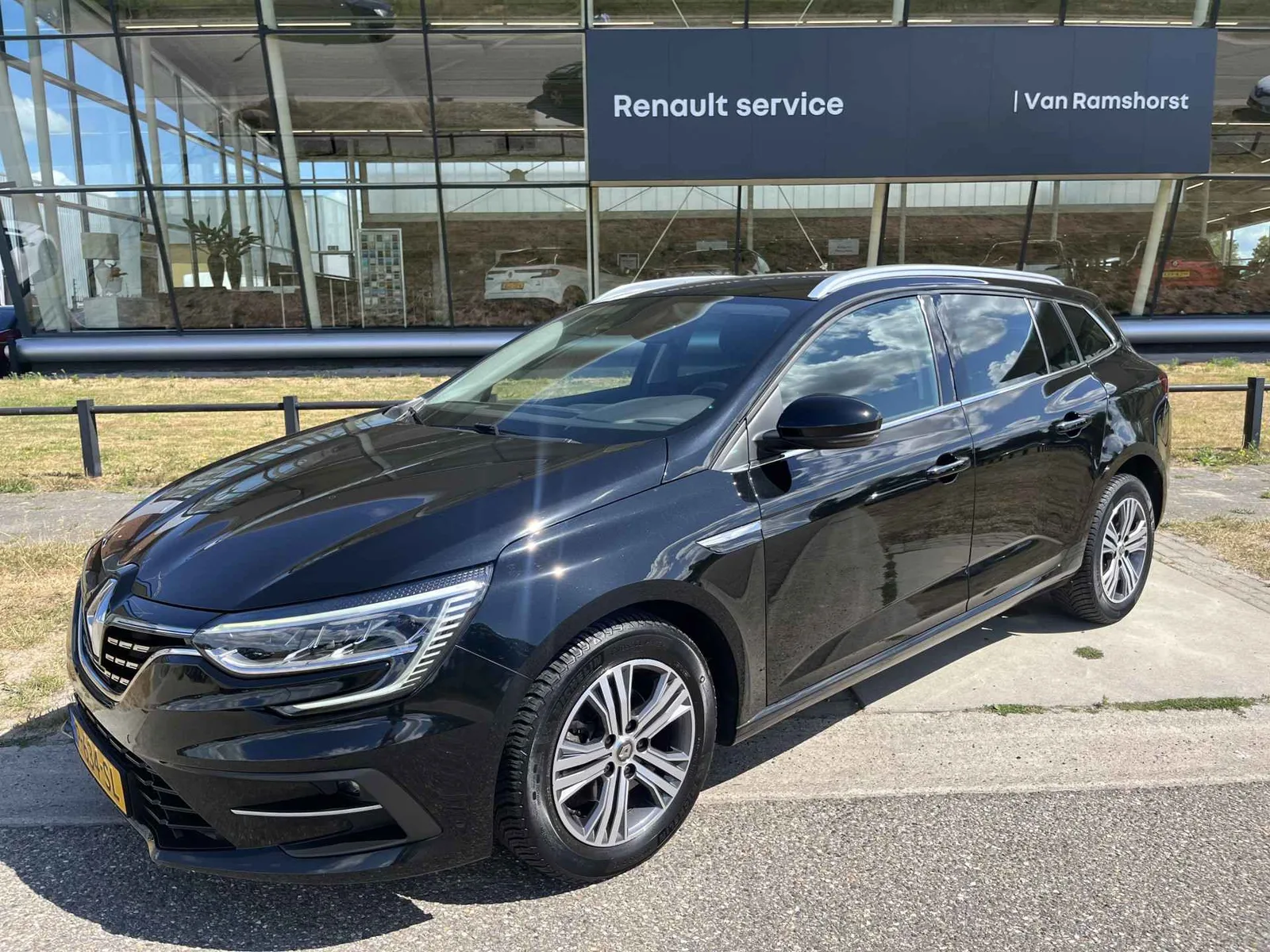 Renault Mégane (2022) — foto 1