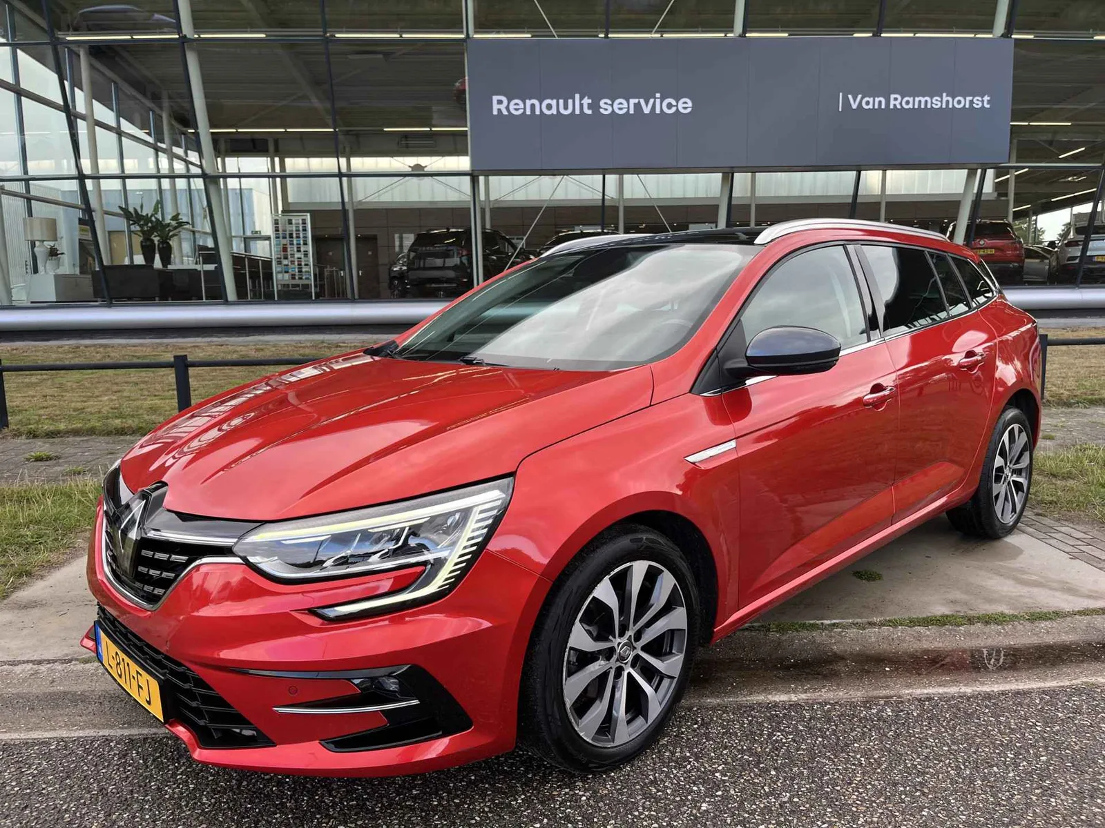 Renault Mégane (2021) — foto 1