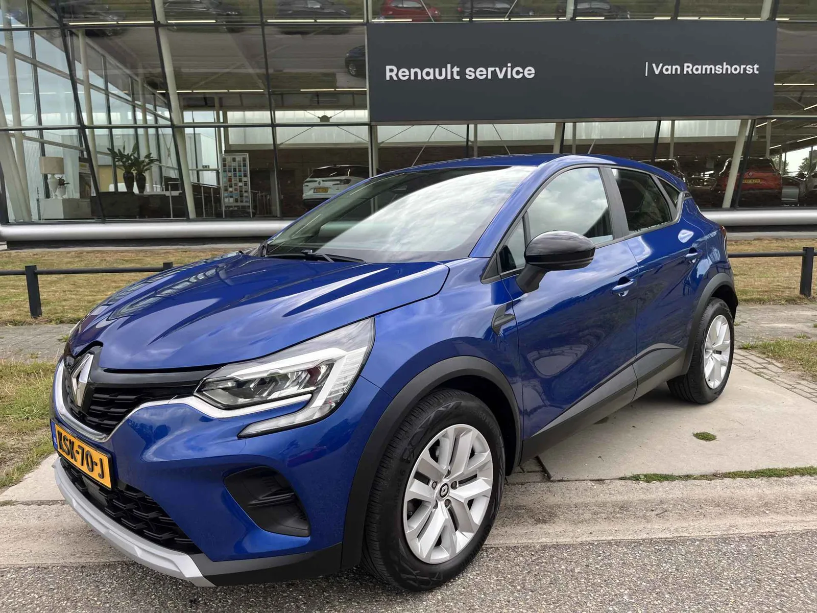 Renault Captur (2022) — foto 1