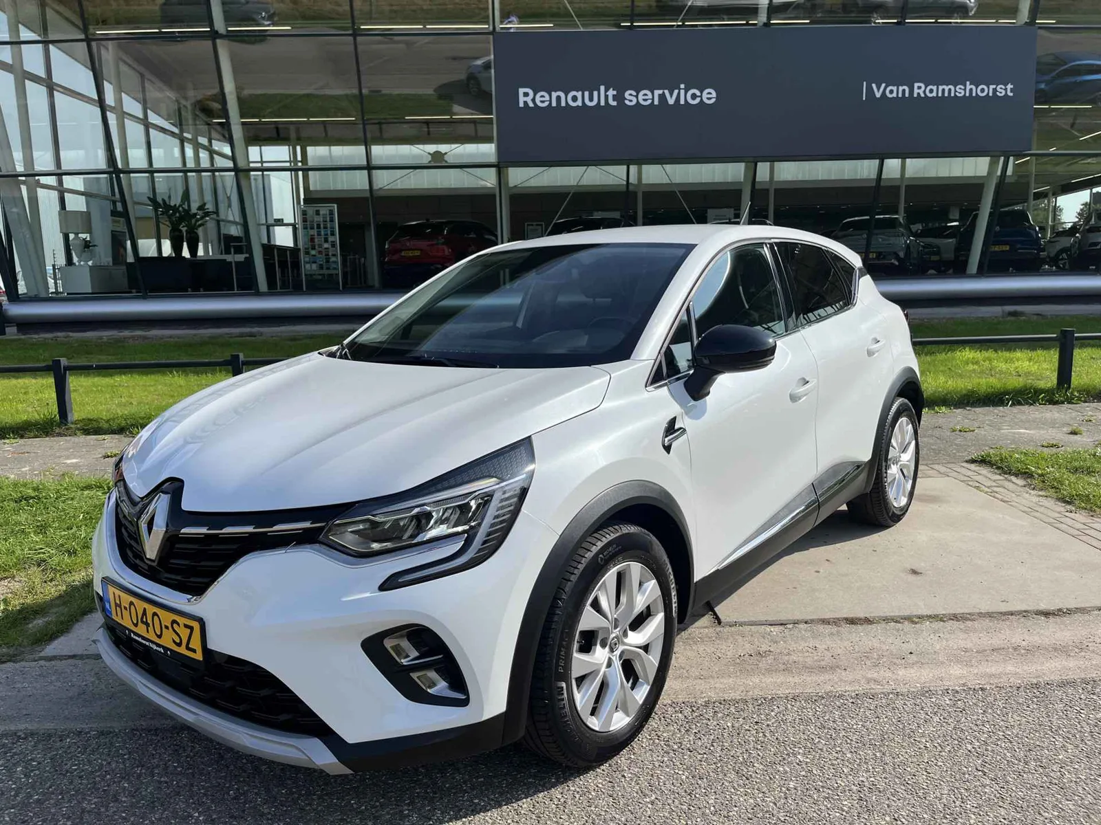 Renault Captur (2020) — foto 1