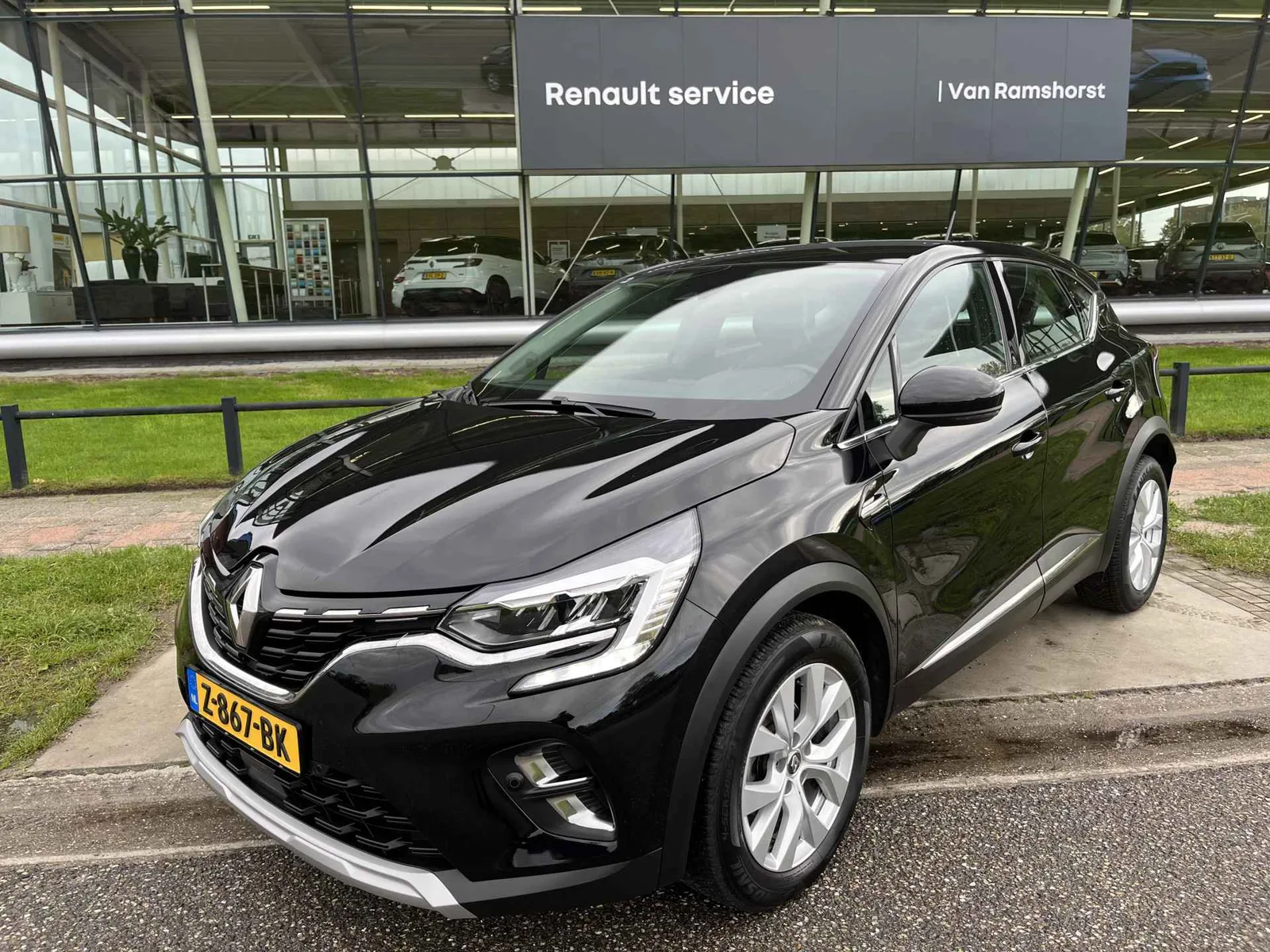 Renault Captur (2021) — foto 1