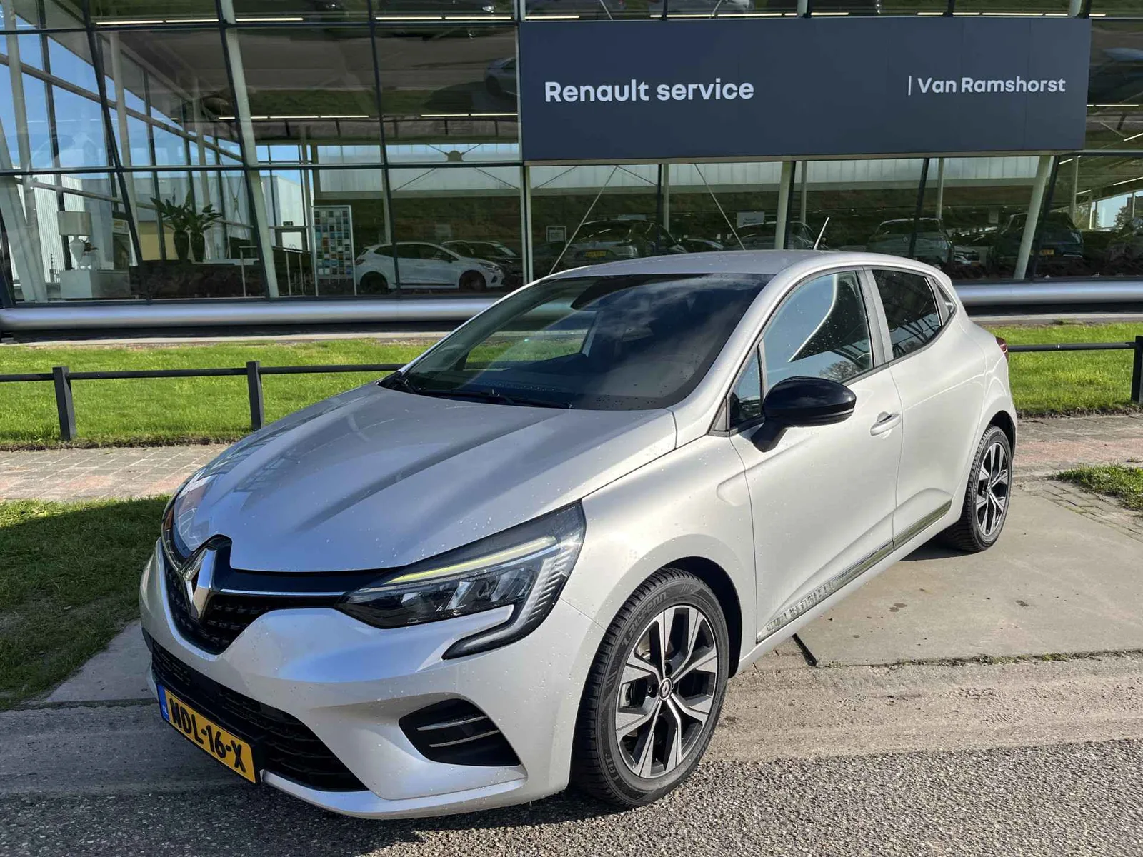 Renault Clio (2023) — foto 1