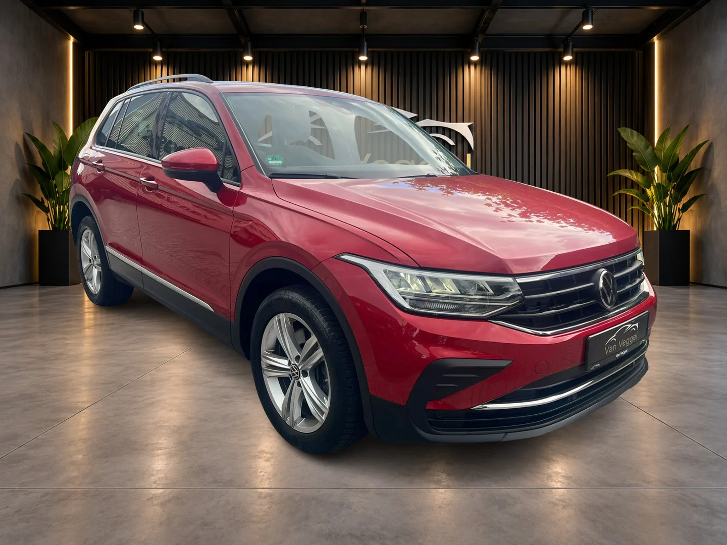 Volkswagen Tiguan (2022) — foto 1