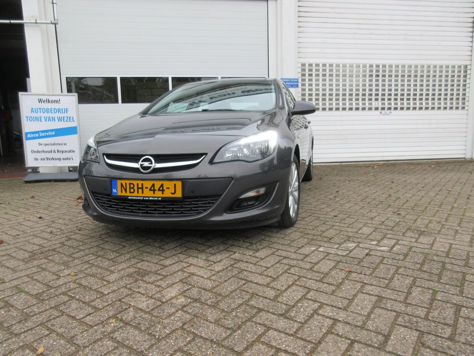 Opel Sedan cosmo (2016) — foto 1