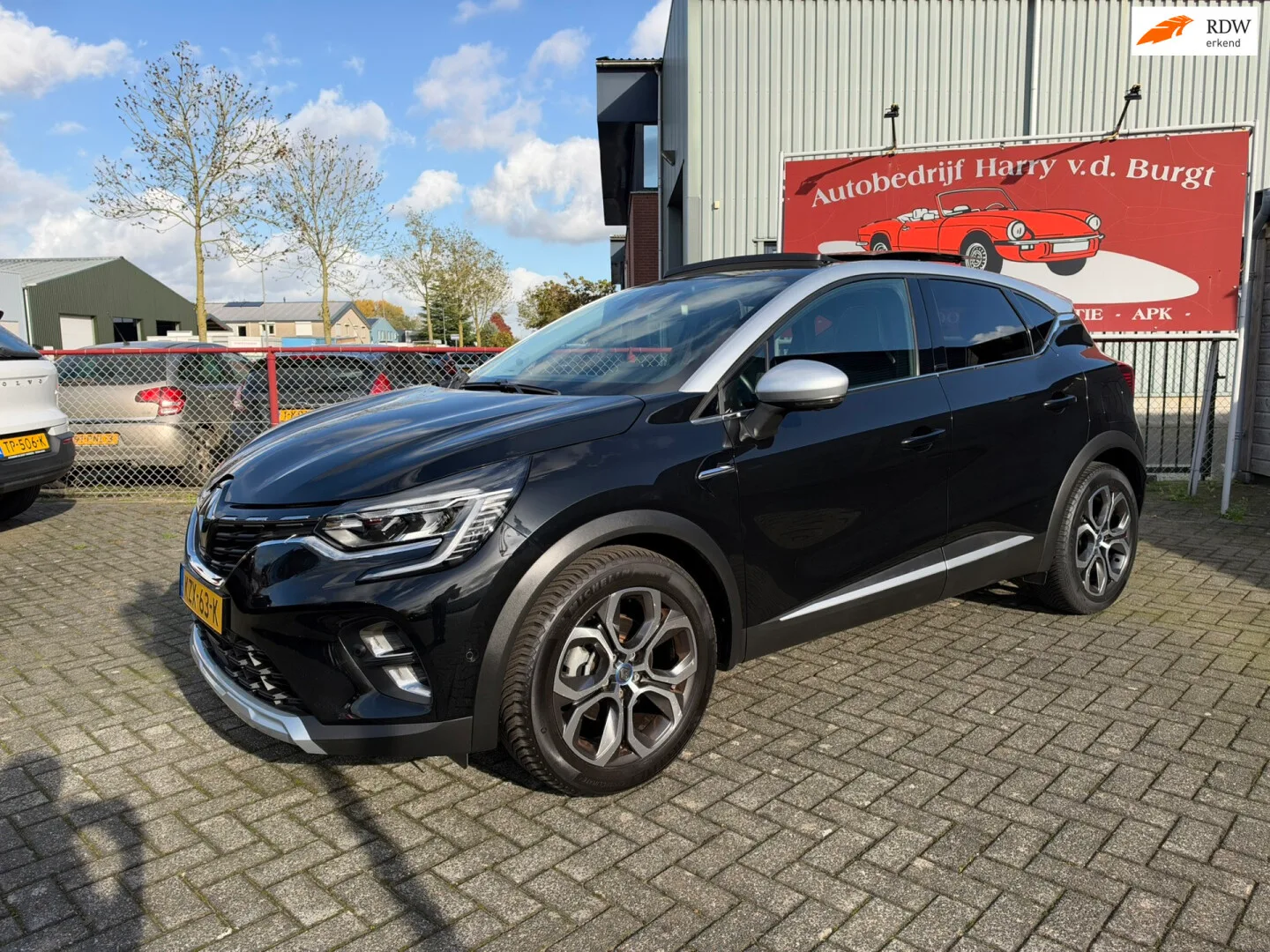 Renault Captur (2021) — foto 1