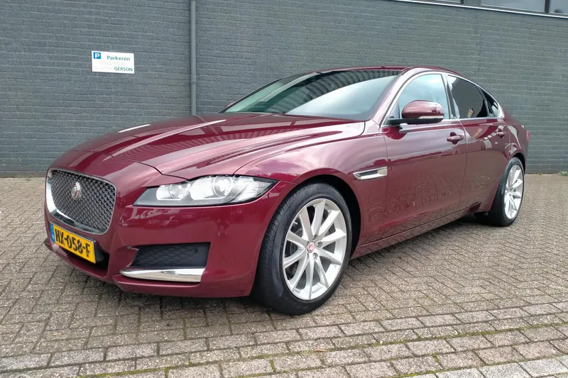 Jaguar XF (2015)