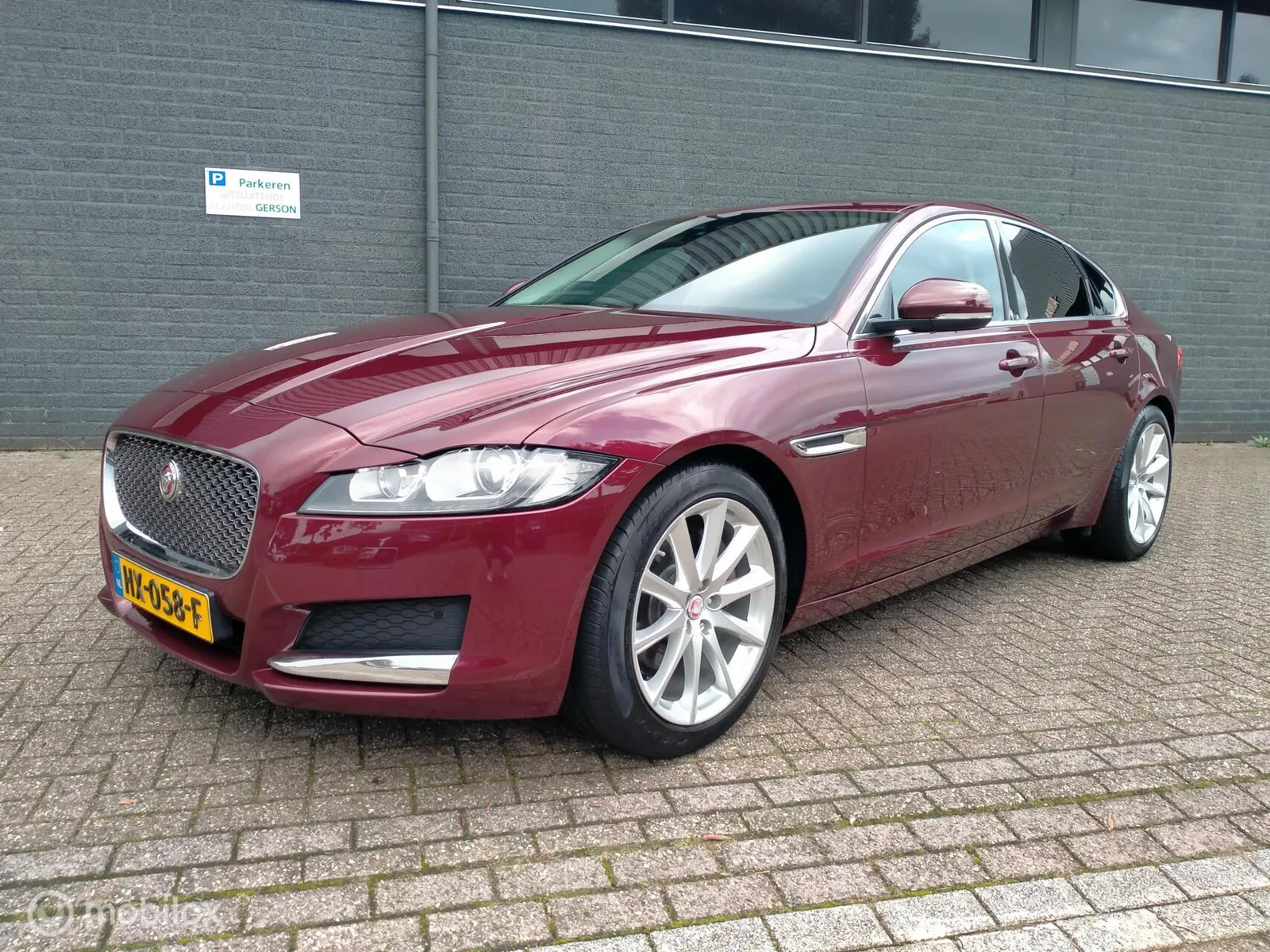 Jaguar XF (2015) — foto 1