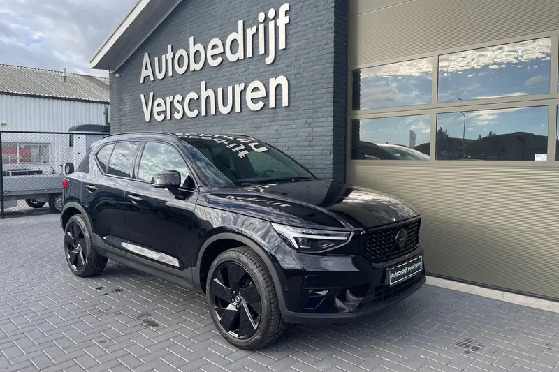 Volvo XC40 (2025)