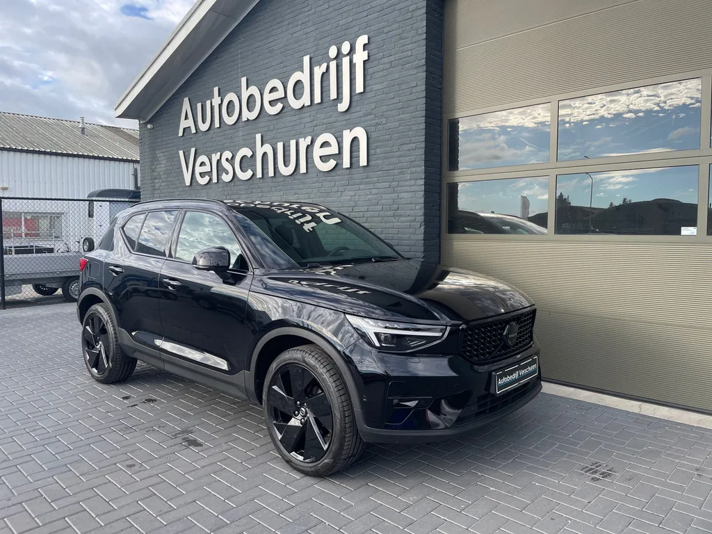 Volvo XC40 (2025) — foto 1