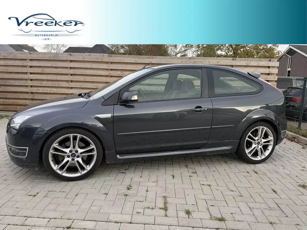 Ford Focus (2008) — foto 1