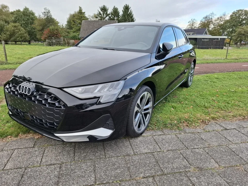 Audi A3 (2024) — foto 1
