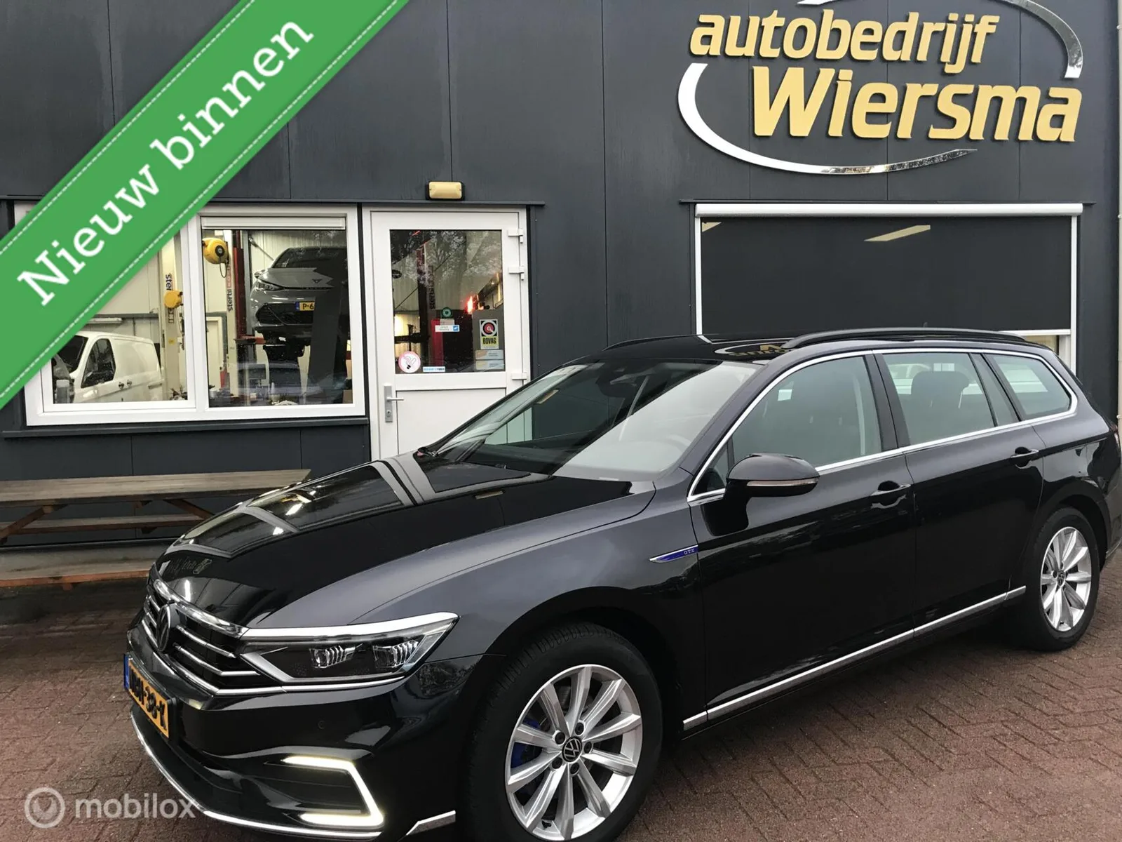 Volkswagen Passat (2023) — foto 1
