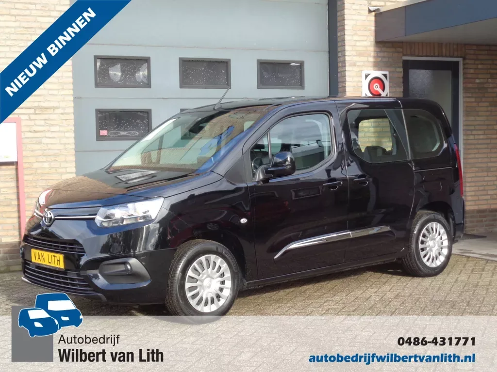 Toyota ProAce City Verso (2023) — foto 1