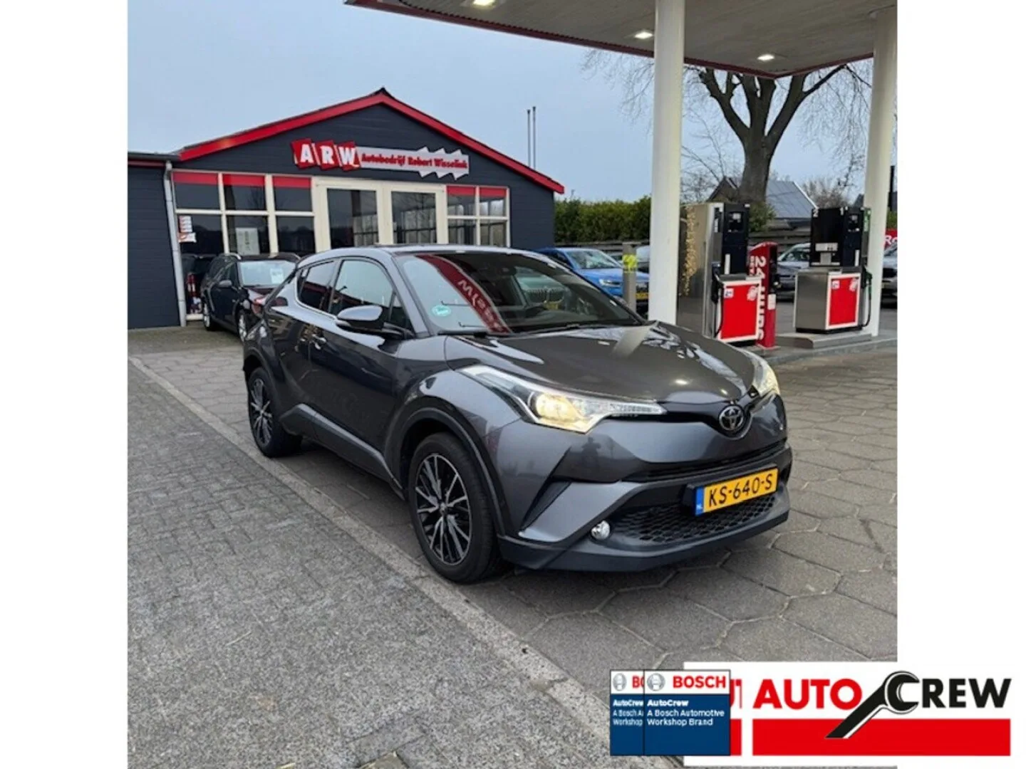 Toyota C-HR (2016) — foto 1