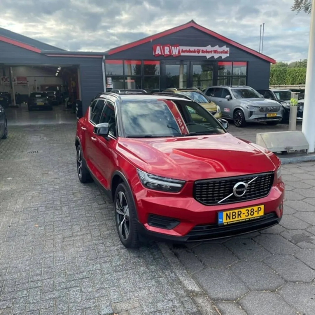 Volvo XC40 (2022) — foto 1