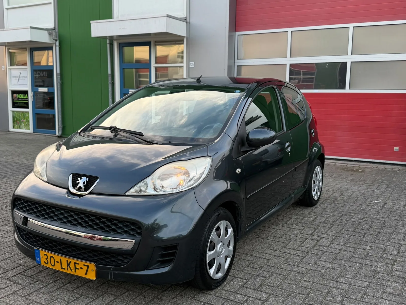 Peugeot 107 (2010) — foto 1