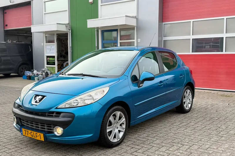 Peugeot 207 (2008)