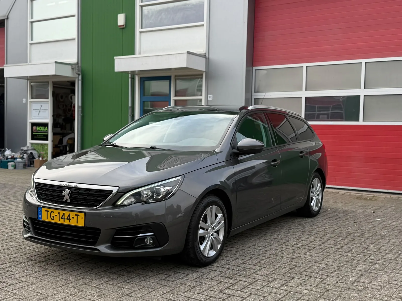Peugeot 308 (2018) — foto 1