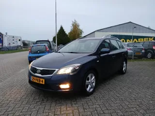 Kia Ceed (2011) — foto 1