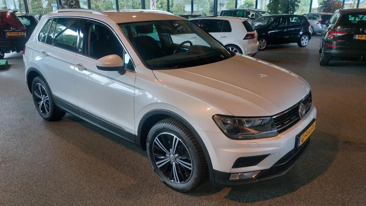 Volkswagen Tiguan (2017) — foto 1