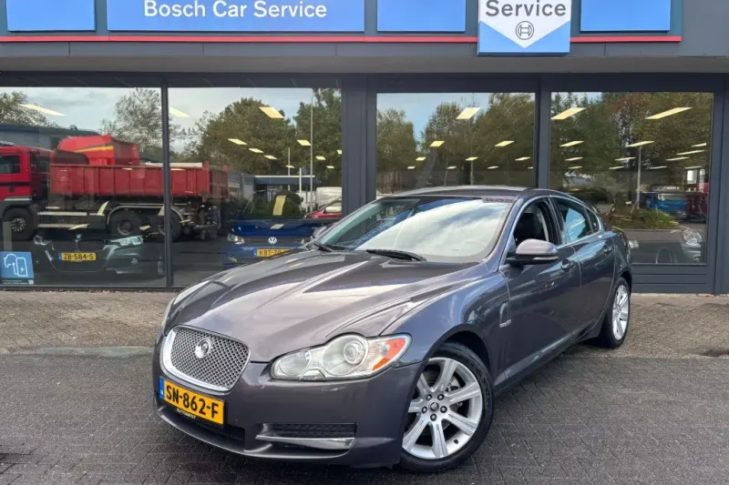 Jaguar XF (2009)
