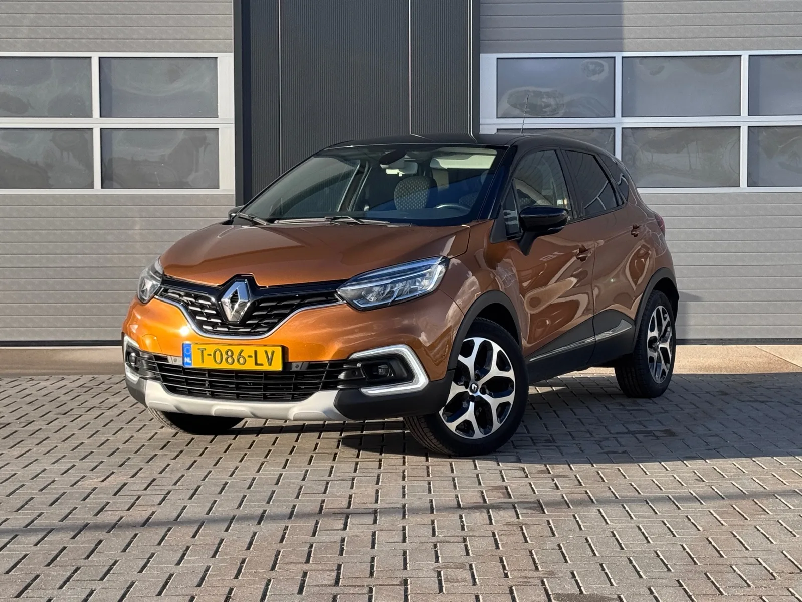 Renault Captur (2019) — foto 1