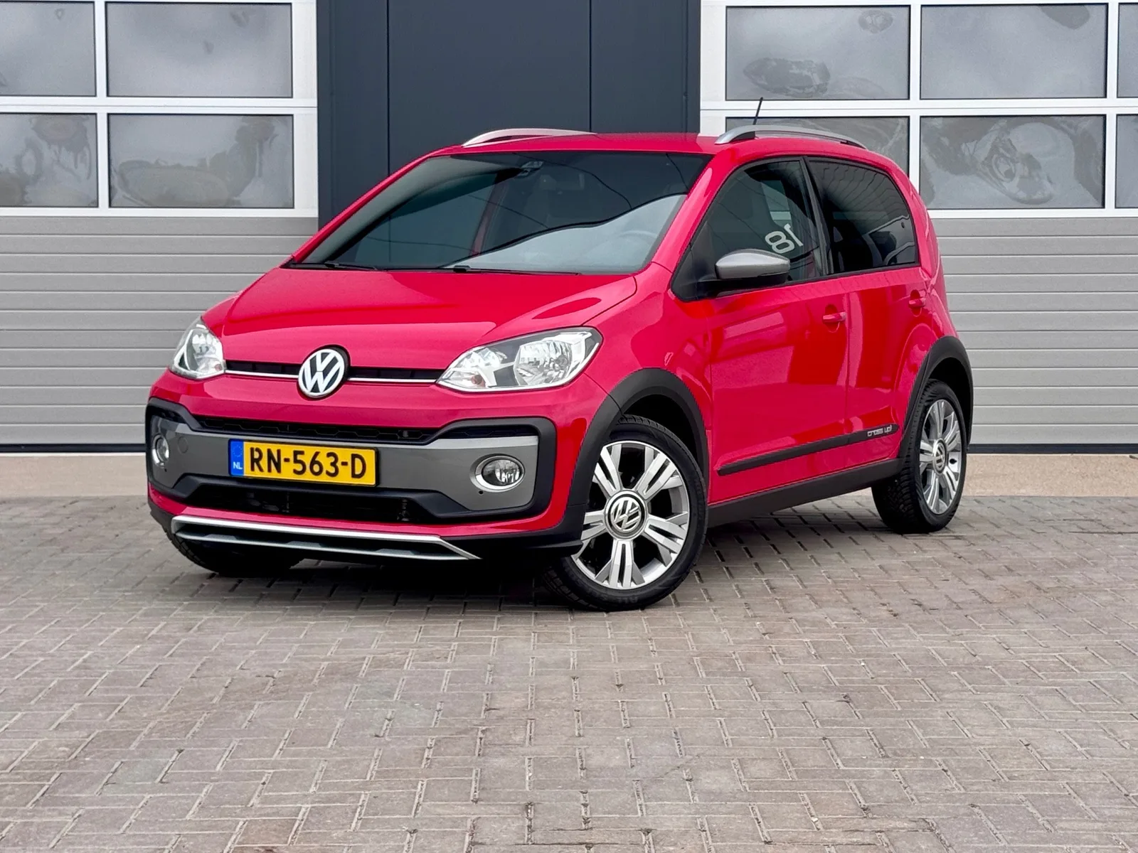 Volkswagen Up! (2018) — foto 1