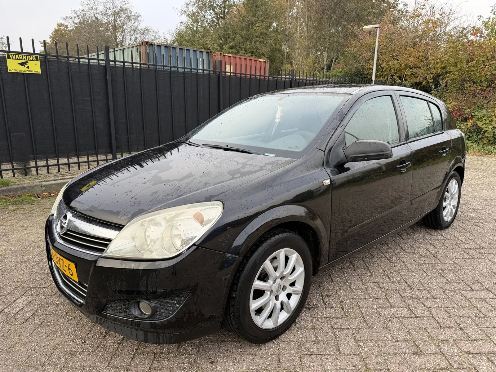 Opel Astra (2009) — foto 1