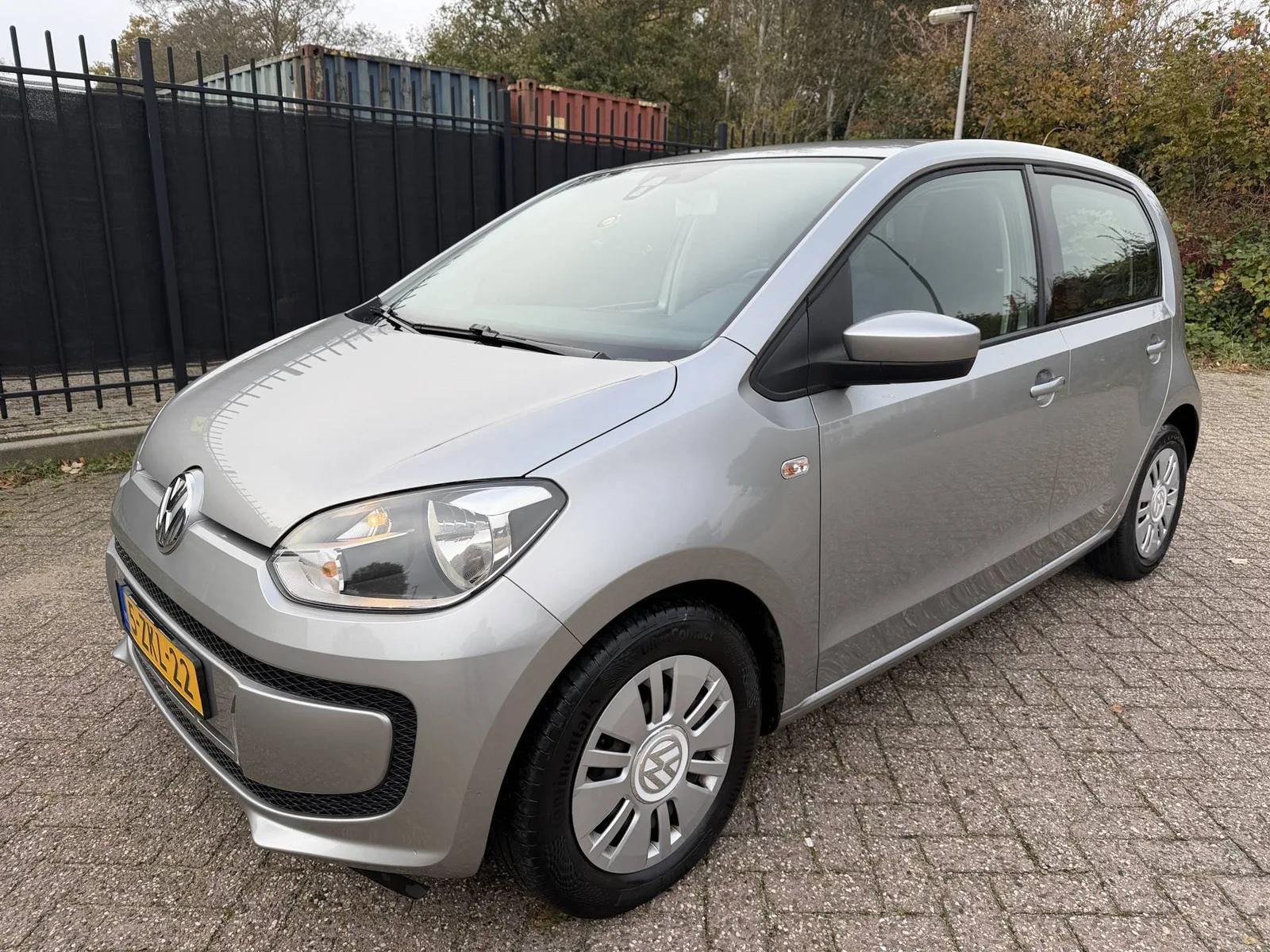 Volkswagen Up! (2015) — foto 1