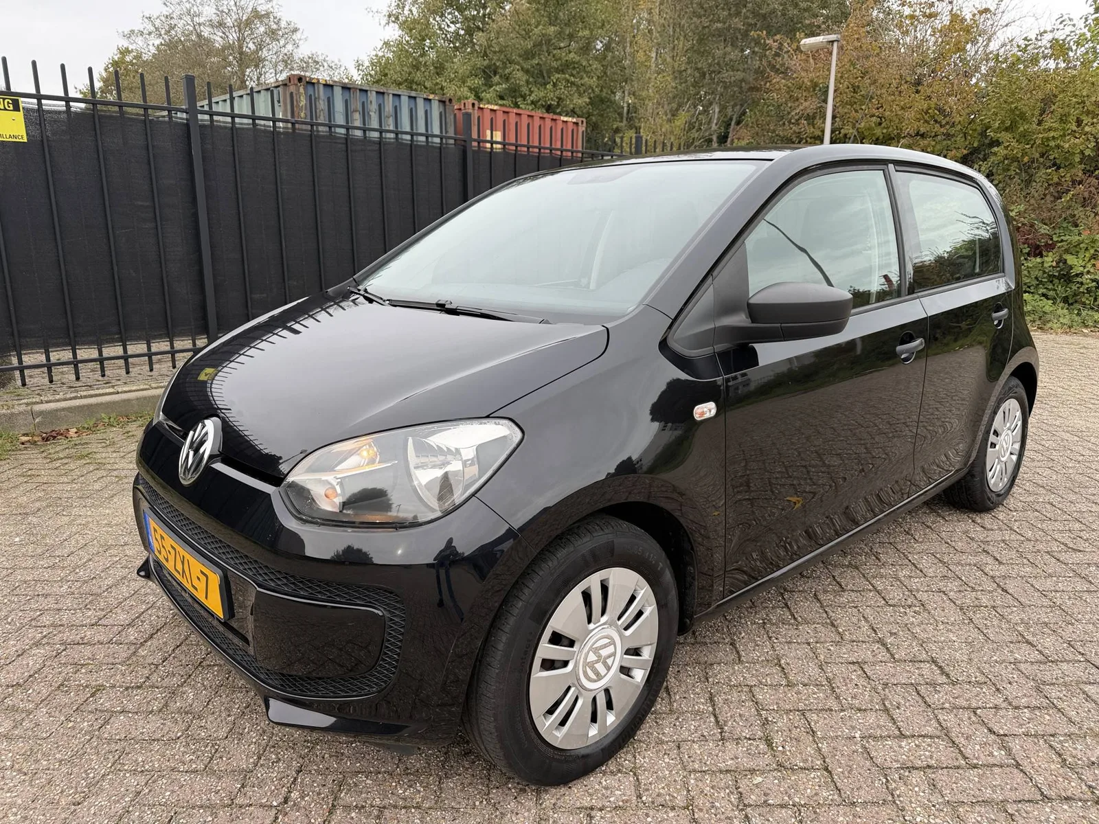 Volkswagen Up! (2013) — foto 1