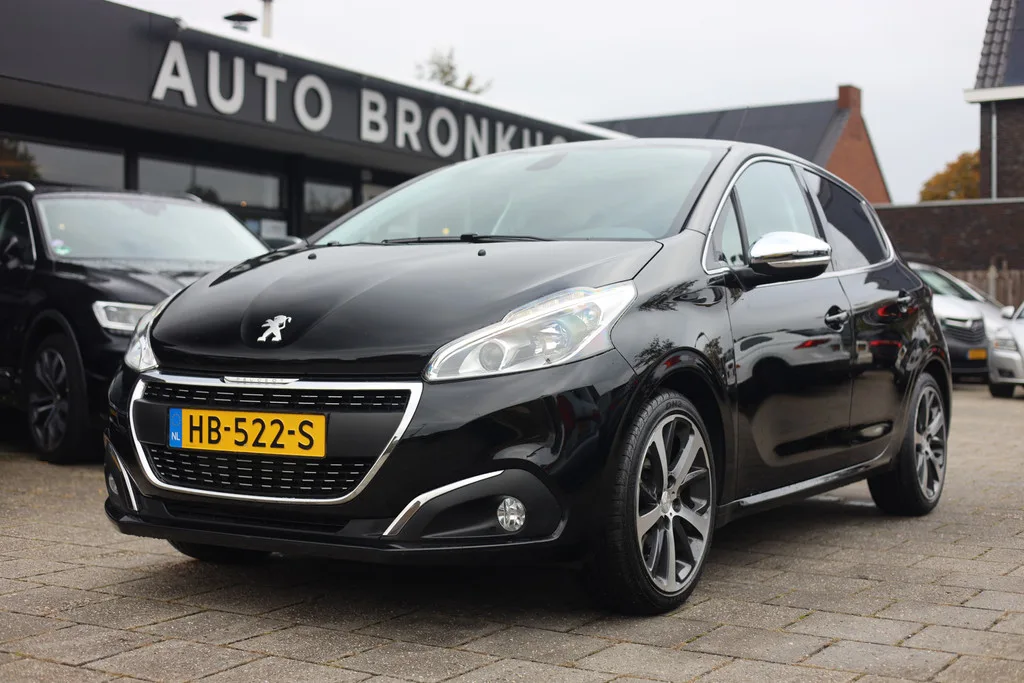 Peugeot 208 (2015) — foto 1