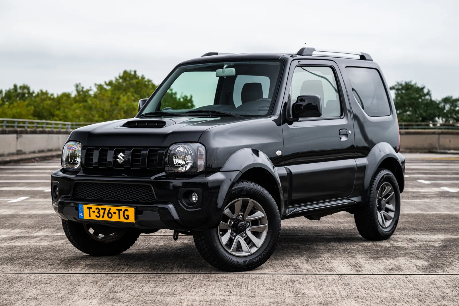 Suzuki Jimny (2016) — foto 1
