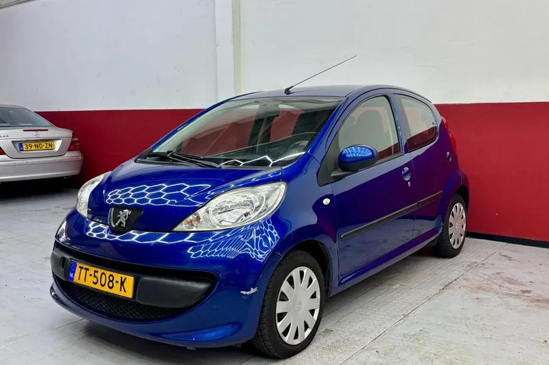 Peugeot 107 (2005)