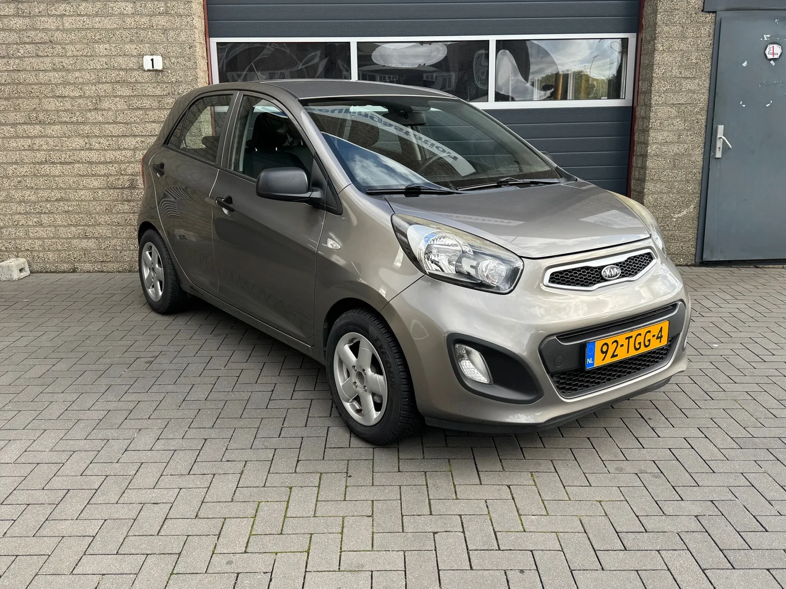 Kia Picanto (2012) — foto 1