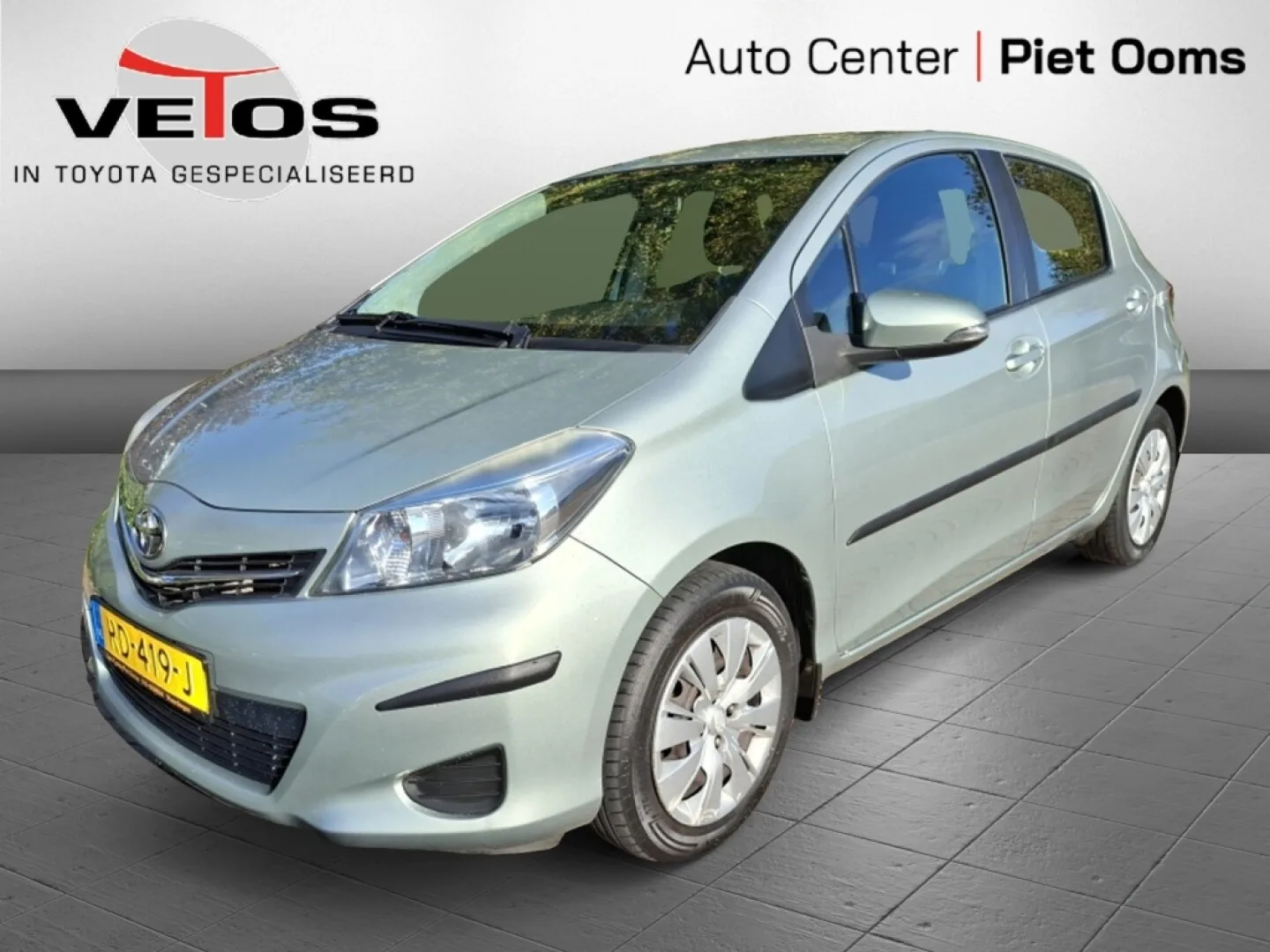 Toyota Yaris (2012) — foto 1