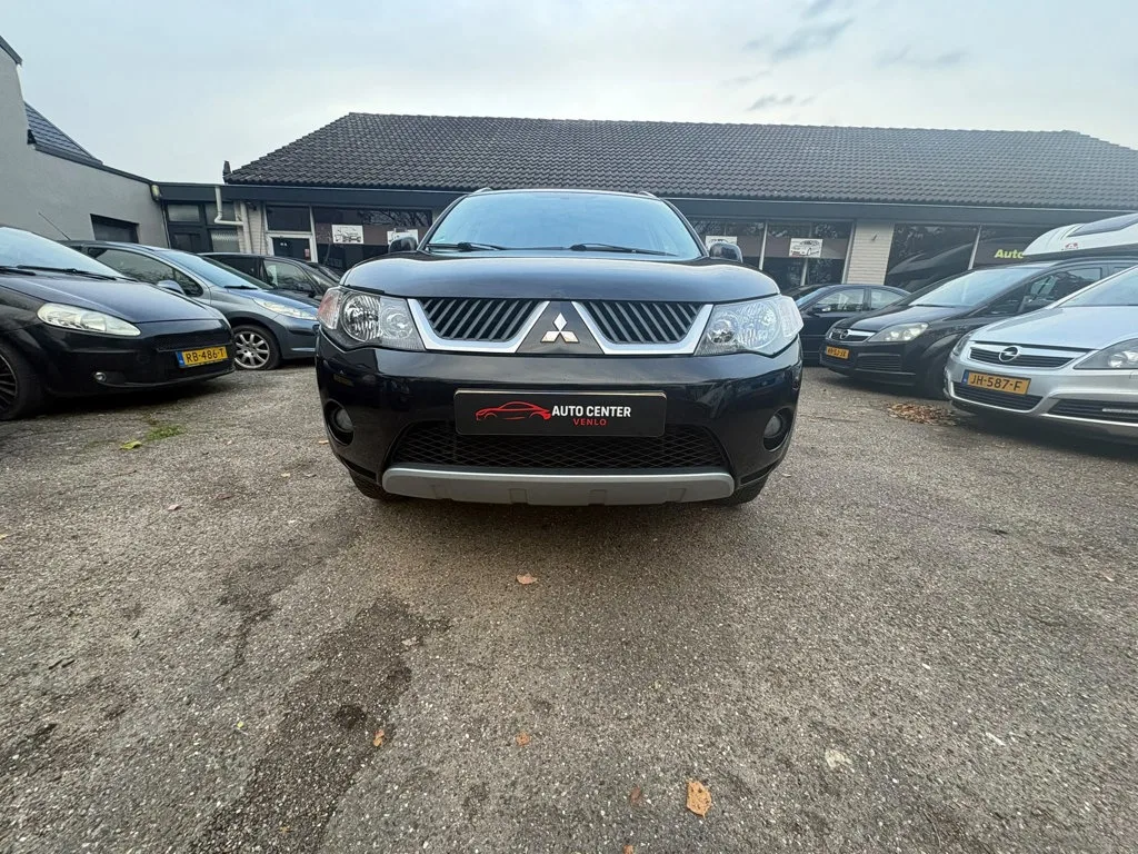 Mitsubishi Outlander (2009) — foto 1