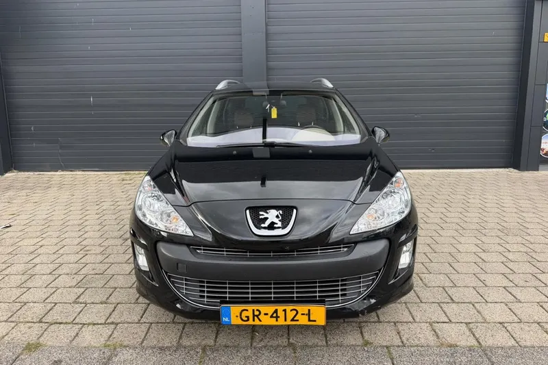 Peugeot 308 (2010)