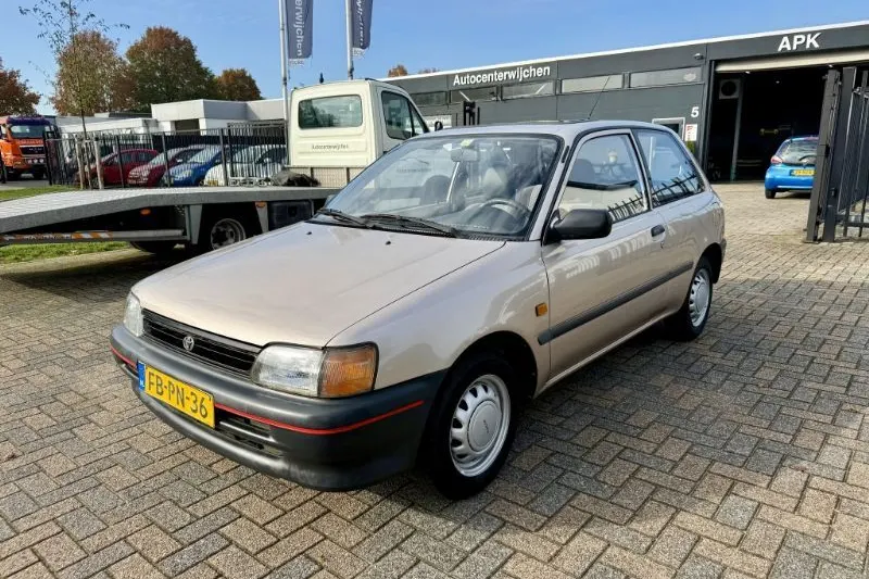 Toyota Starlet (1992)