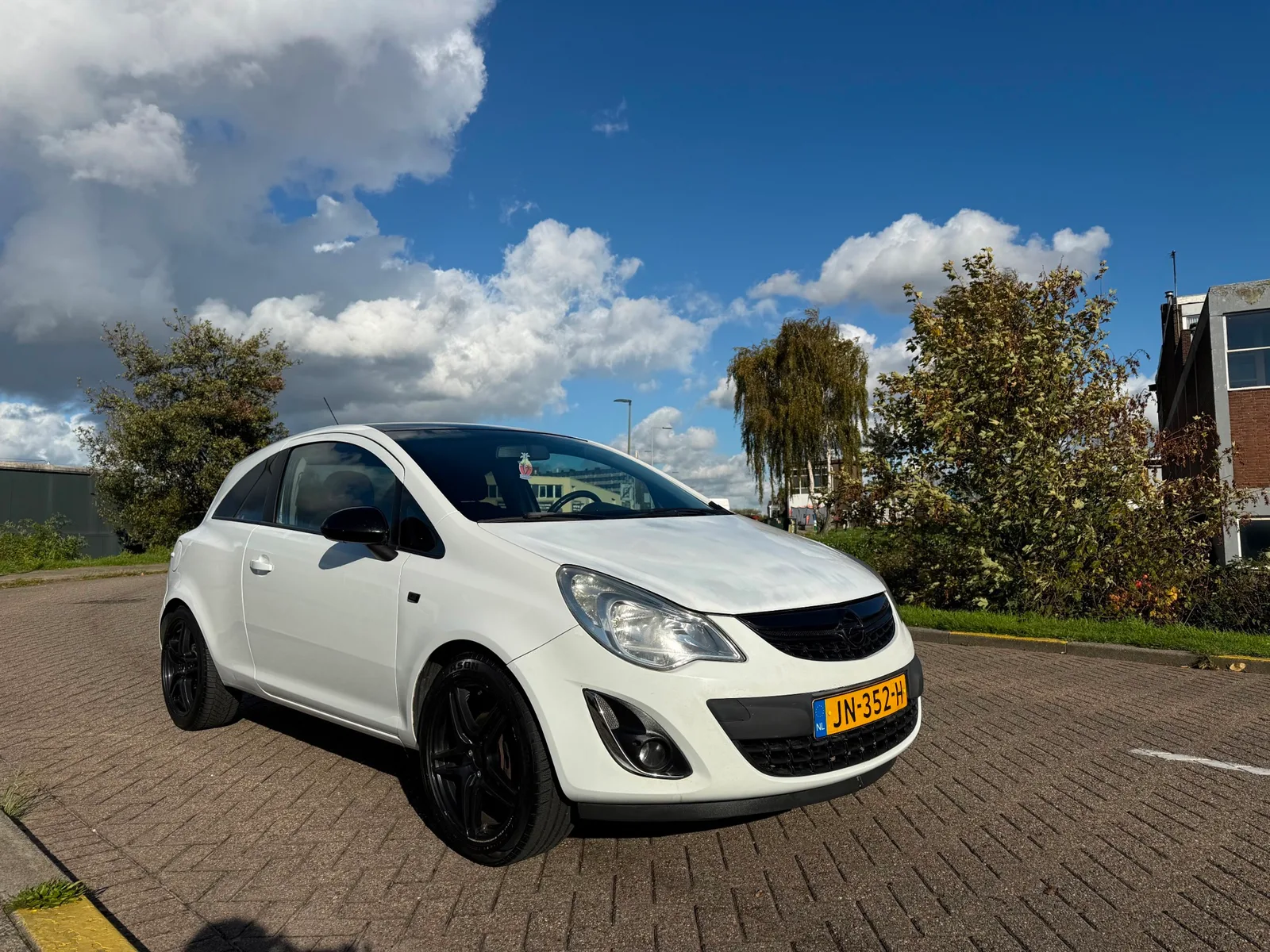 Opel Corsa (2011) — foto 1