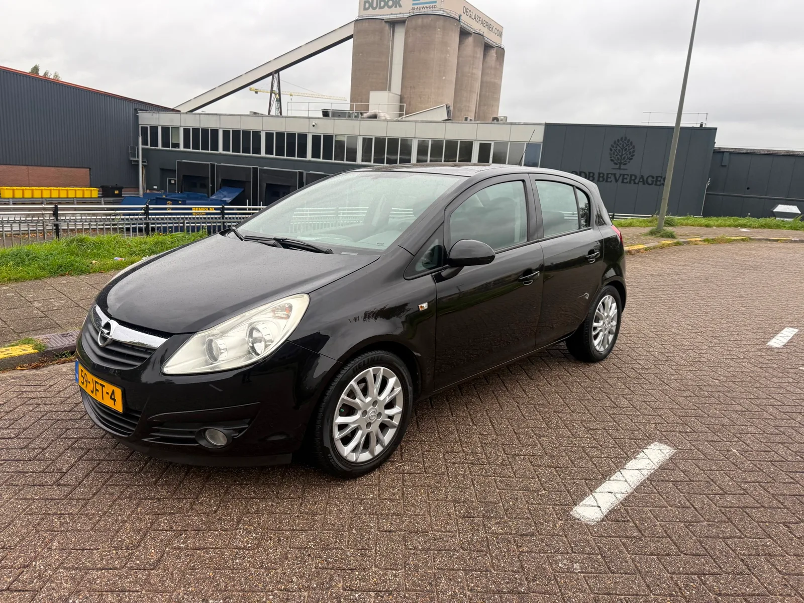 Opel Corsa (2009) — foto 1