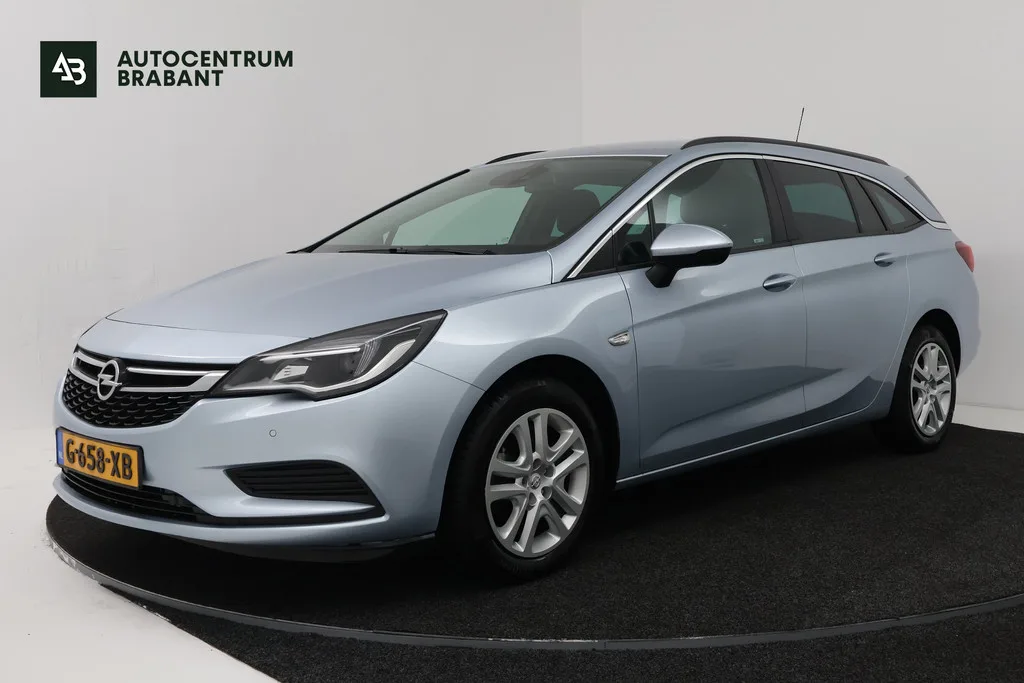 Opel Astra (2018) — foto 1