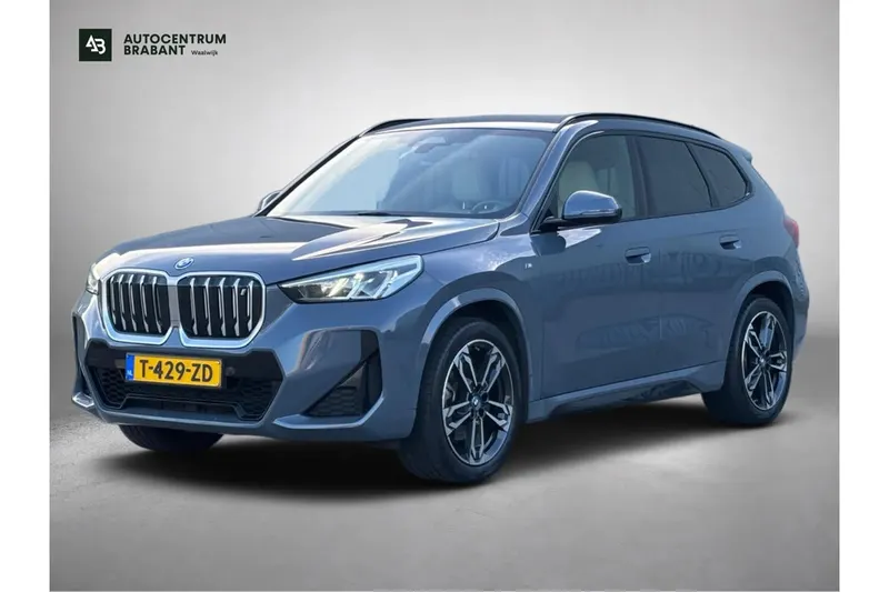 BMW iX1 (2023)