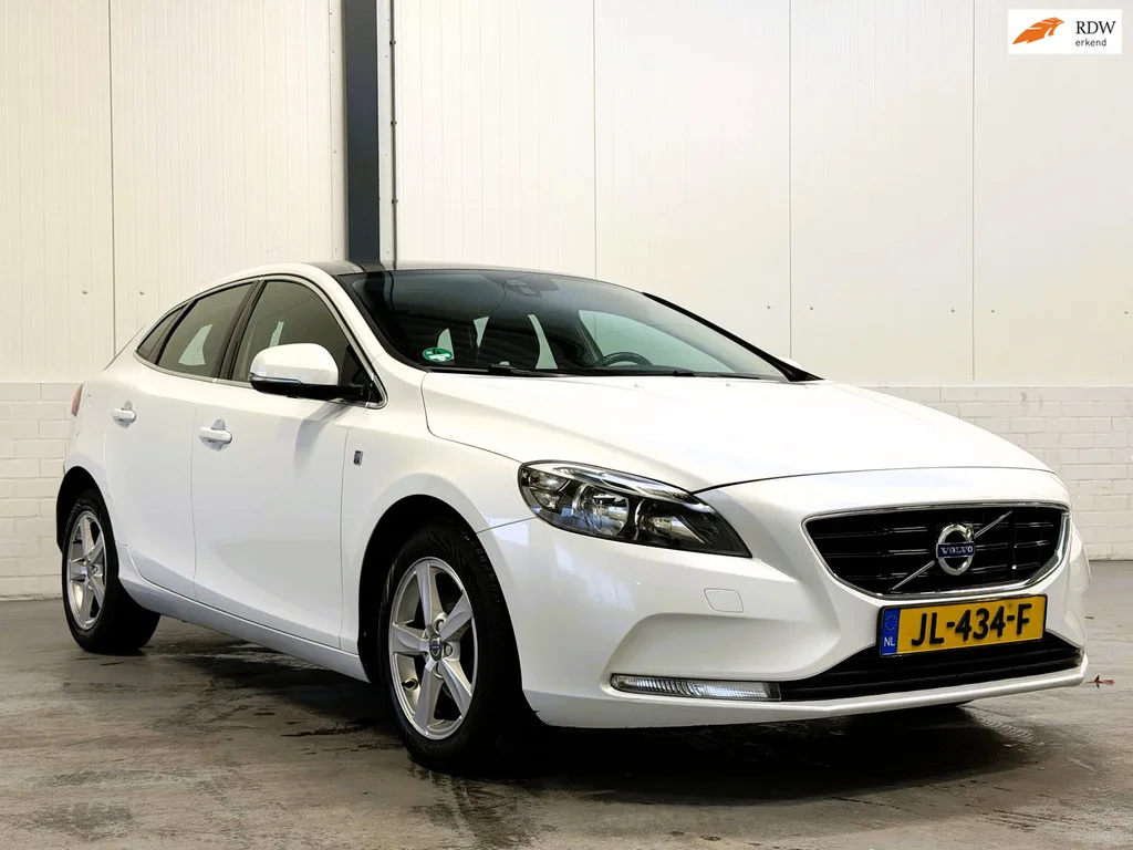 Volvo V40 (2016) — foto 1