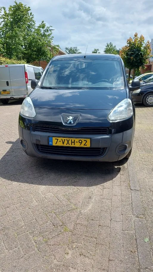 Peugeot Partner (2012) — foto 1