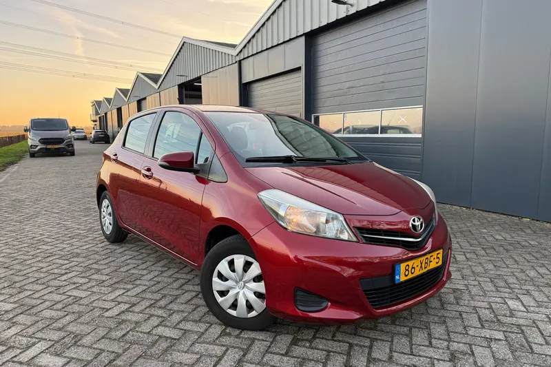 Toyota Yaris (2012)