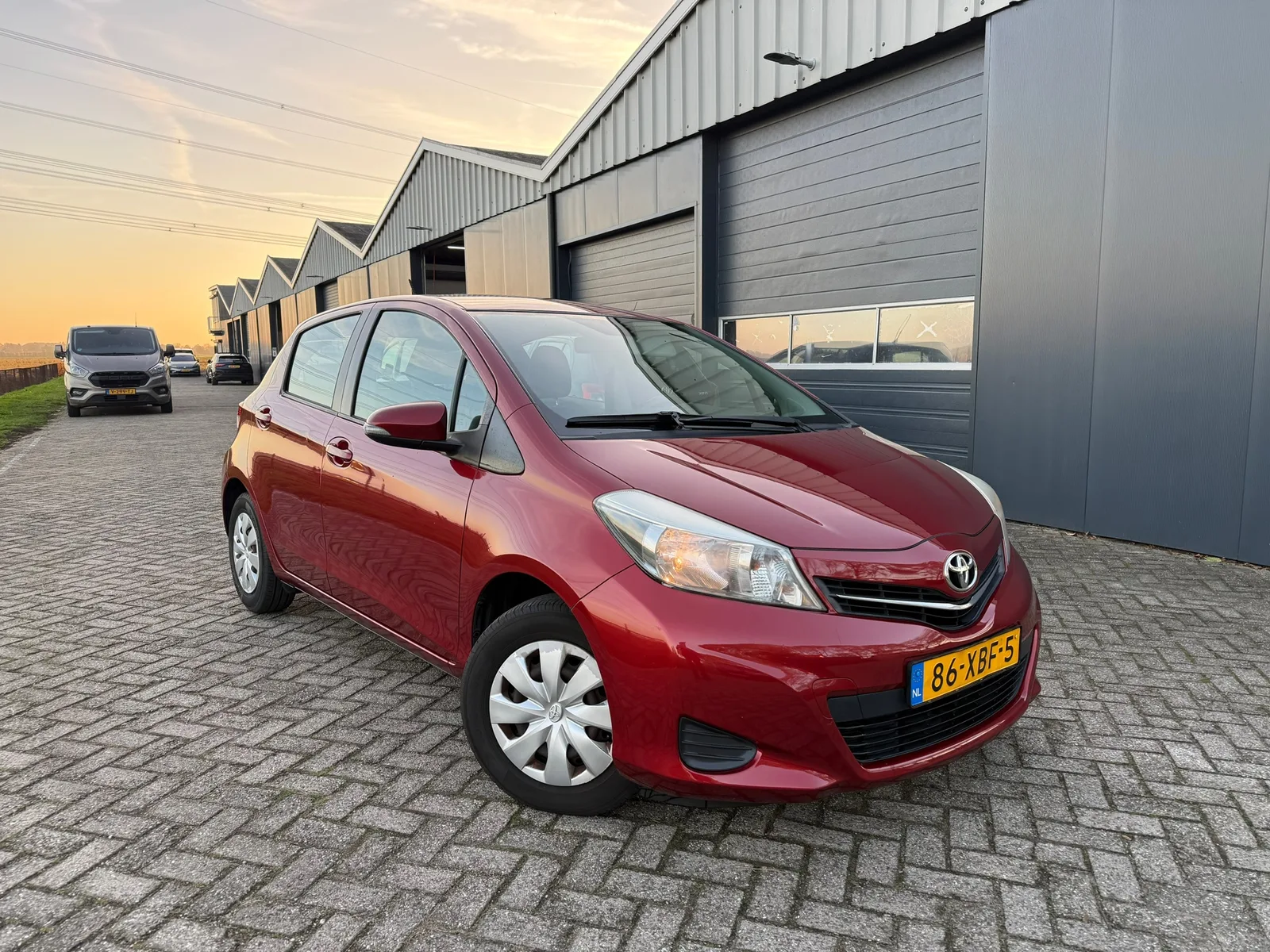 Toyota Yaris (2012) — foto 1