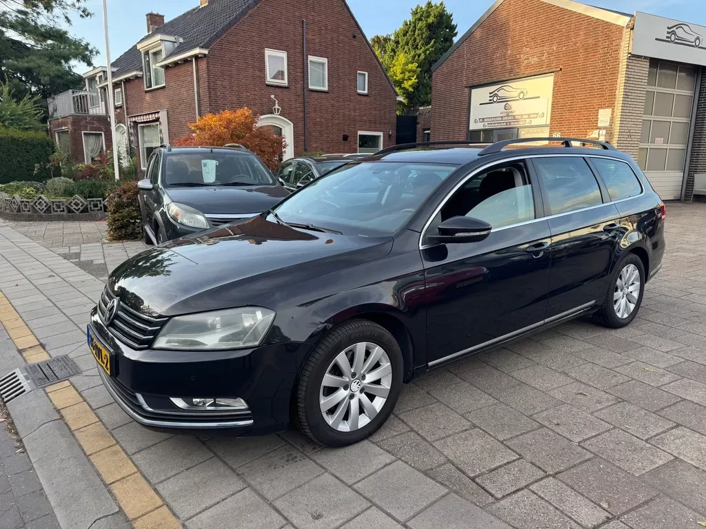 Volkswagen Passat (2011) — foto 1
