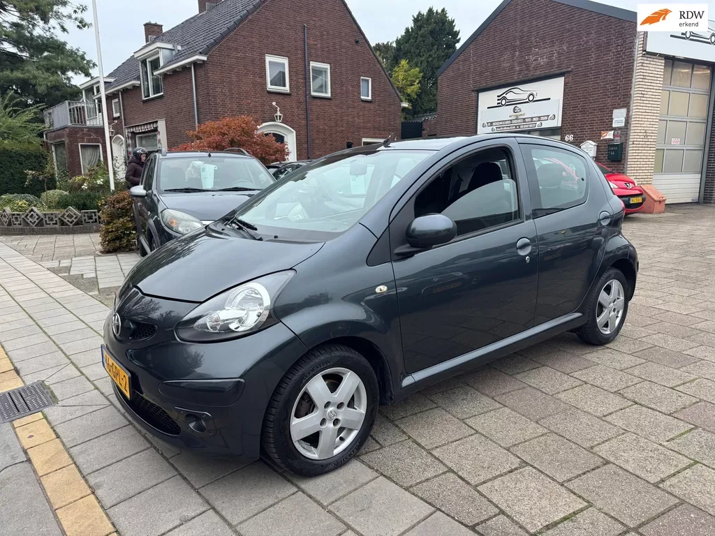 Toyota Aygo (2008) — foto 1