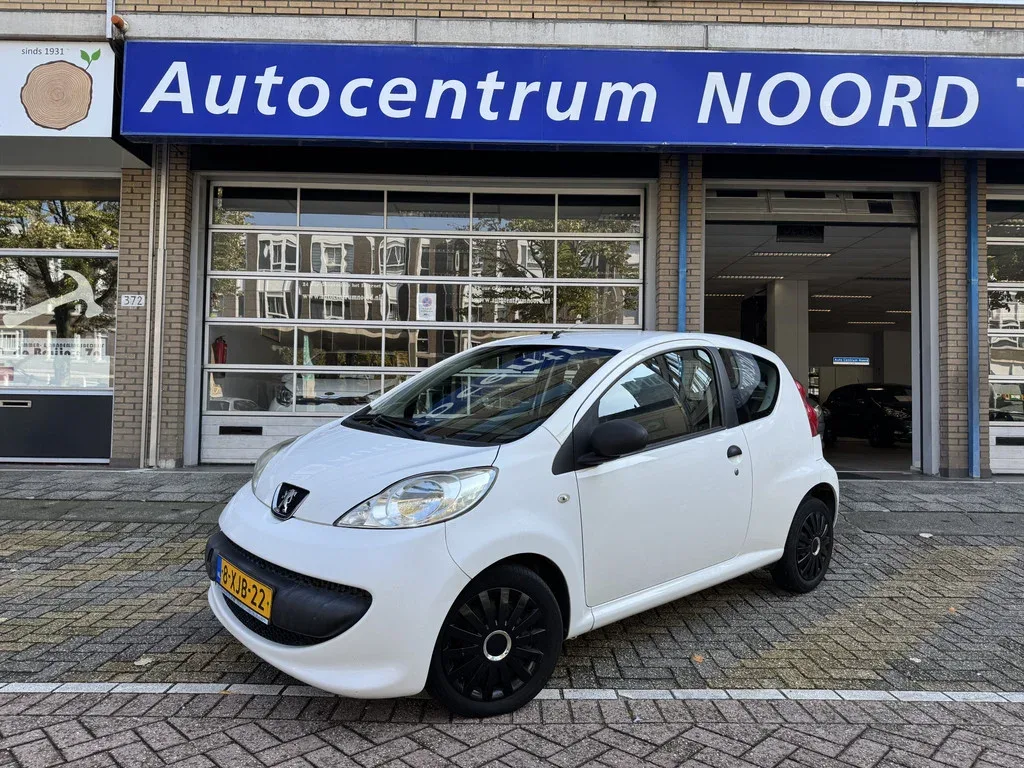 Peugeot 107 (2008) — foto 1