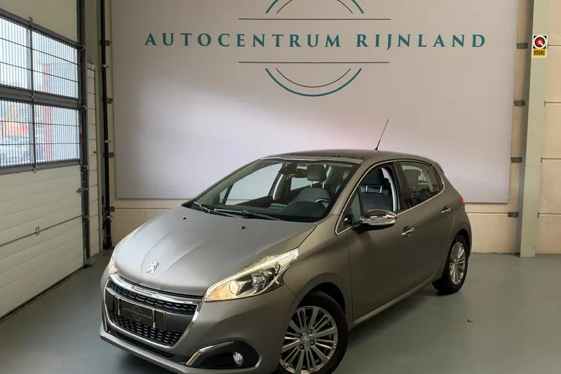 Peugeot 208 (2015)